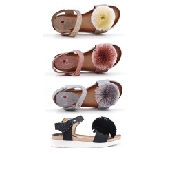 Girl sandal with pompom