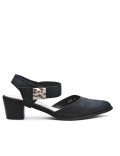 Black sandal with pointed toe