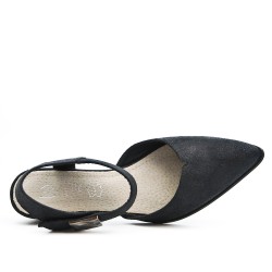 Black shoe with pointed toe 