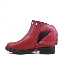 Red girl's boot in faux leather with elastic panel