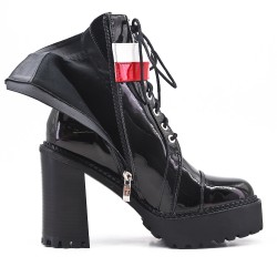 Bottine noire en vernis à talon avec plateforme 