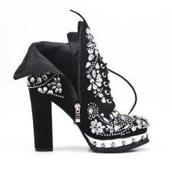 Black ankle boot with rhinestones on the whole