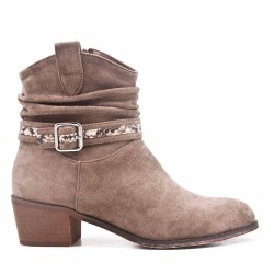 Ankle boot in faux suede