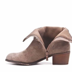 Ankle boot in faux suede