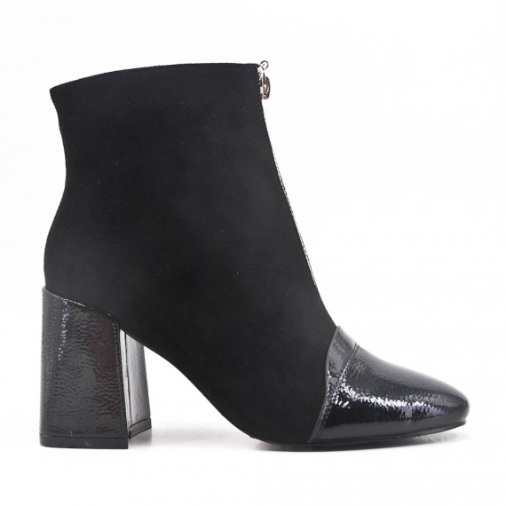 Ankle boot in faux suede