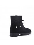 Child's boot in faux suede