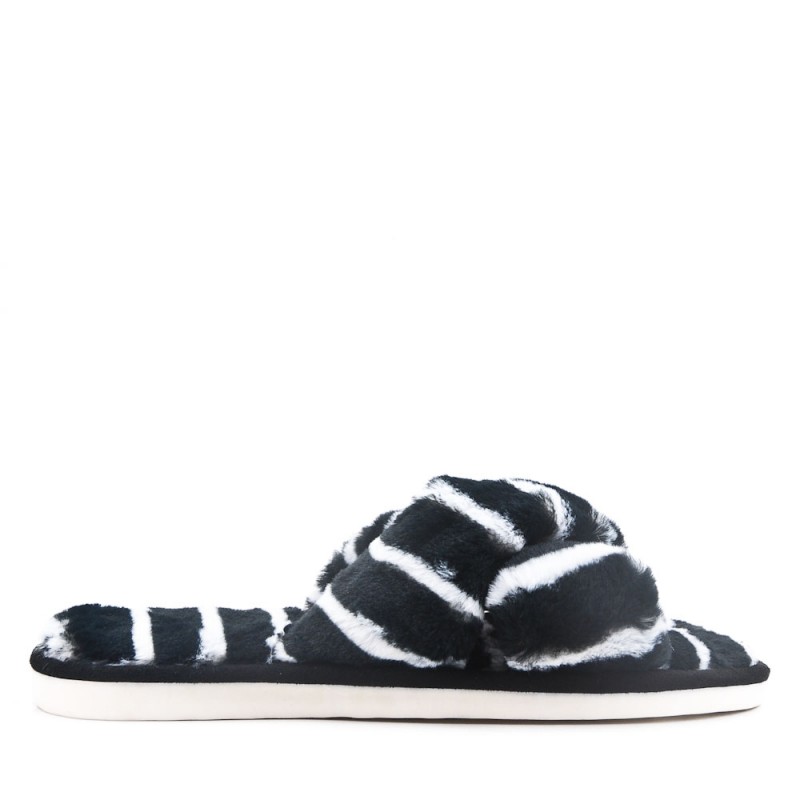 claquette a fourrure noir