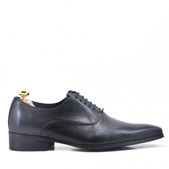 Black Derby with leather lace