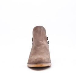 Suede ankle boot with heel for spring