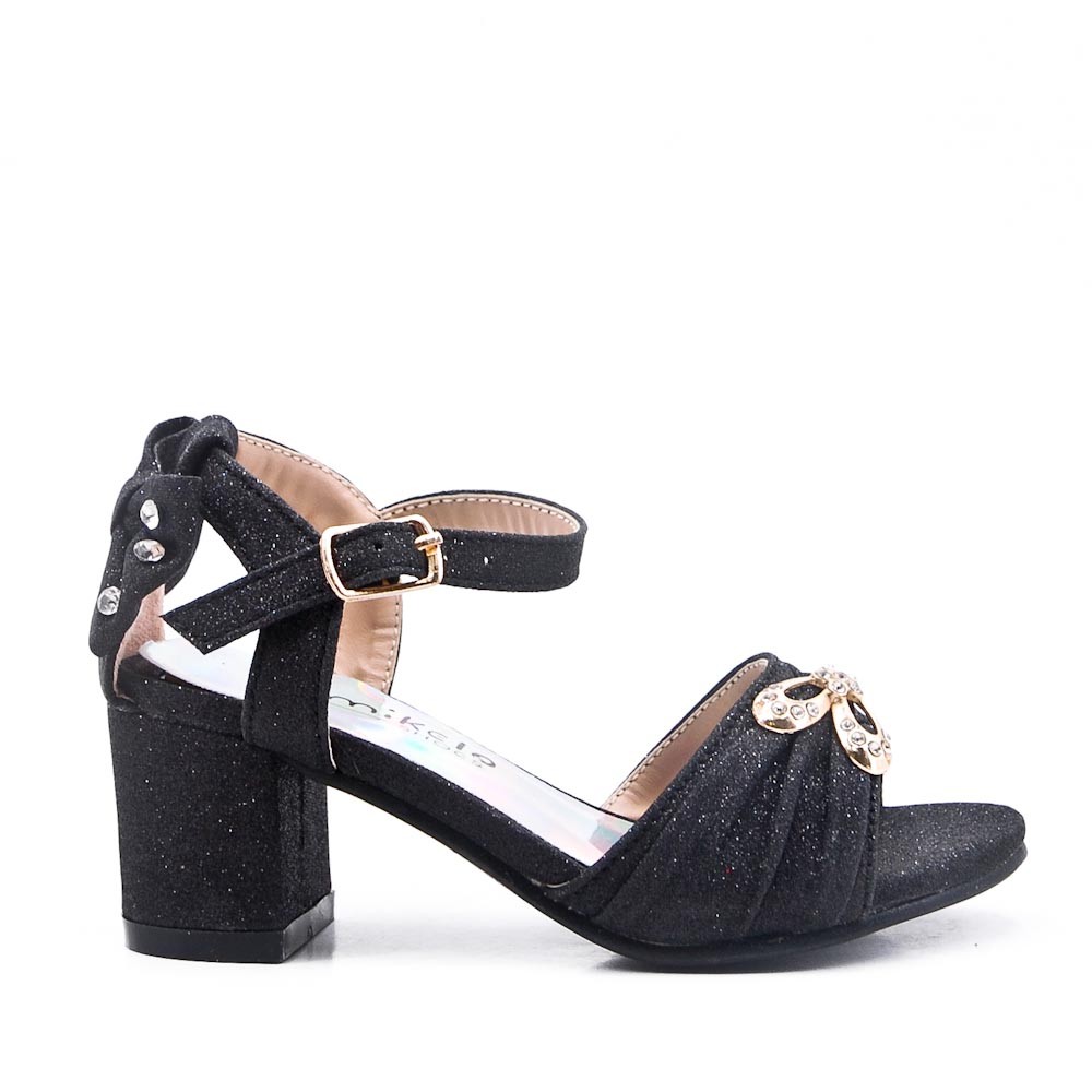 heel sandal girl