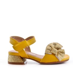 Girls' low heel sandal with bow