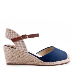 Wedge heel sandal in faux suede with a buckle strap for women