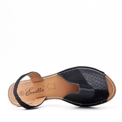 Flat sandals in faux leather for women