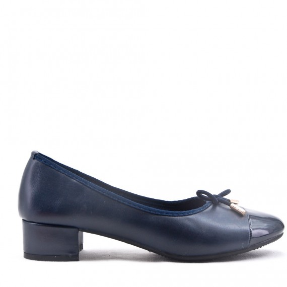 Medium heel pumps in faux leather for women