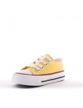 Cesta infantil con cordones amarillo