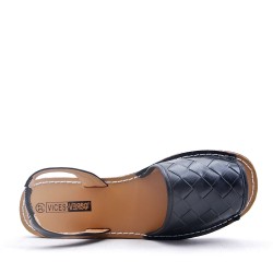 Flat sandals in faux leather for women