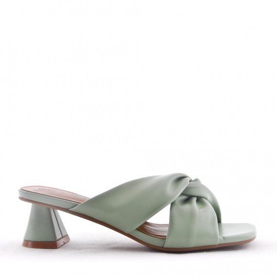 Comfort sandal in faux leather with a small heel