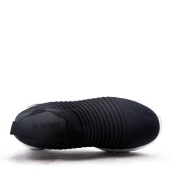 Calzado deportivo de mujer hecho de materiales textiles
