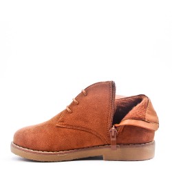 Child's boot in faux suede