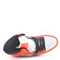 Women's faux leather sneaker