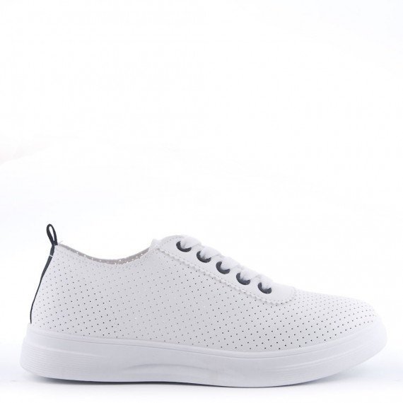 Women's faux leather sneaker