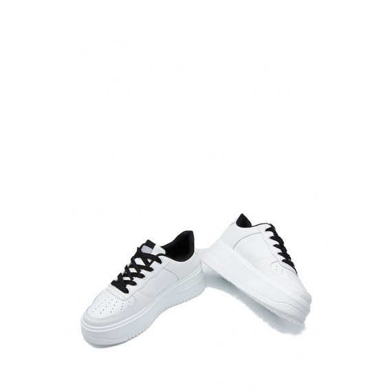 Women's faux leather sneaker