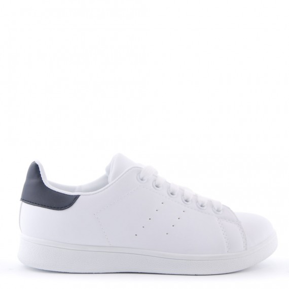 Women's faux leather sneaker