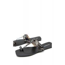 Women's flat flip flops