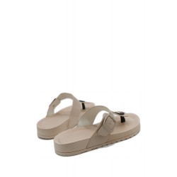 Women's flat flip flops