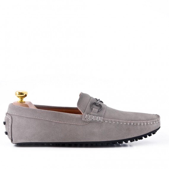 En cuir daim mocassin homme avec la boucle