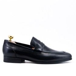 Mocasín negro con cuero de reborde