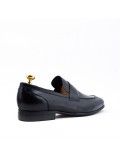 Mocasín negro con cuero de reborde