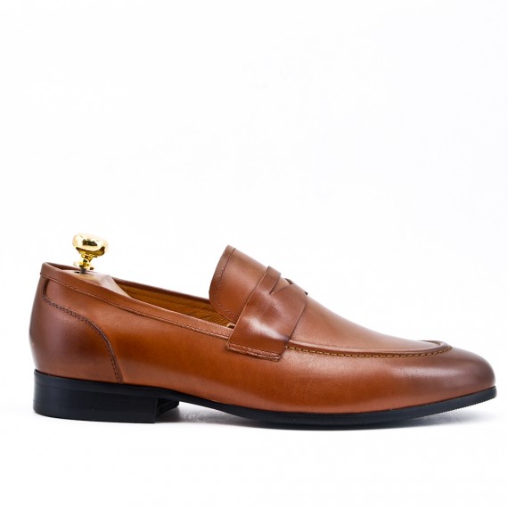 Cognac leather moccasin with flange