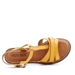 Flat sandals in faux leather for women