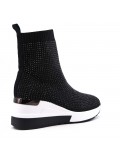 Mixed-material ankle boot