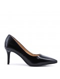 Leatherette pump with heels