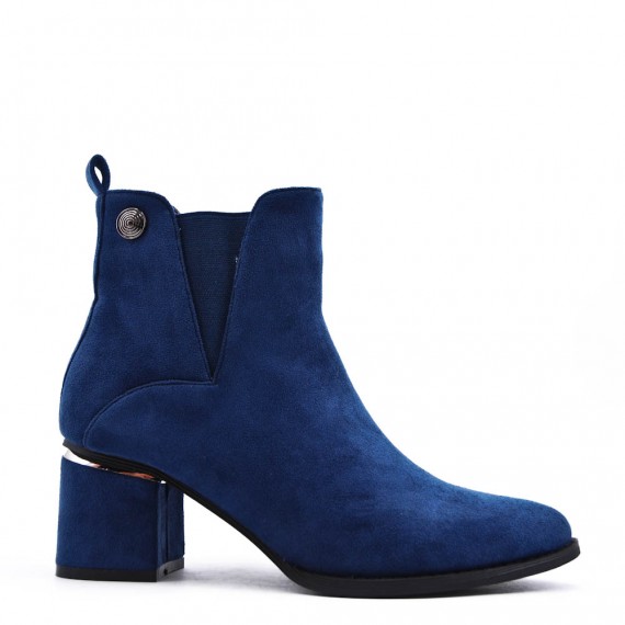 Ankle boot in faux suede