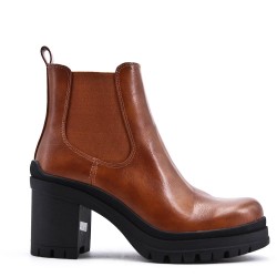 Ankle boot in a mix of materials for autumn and winter