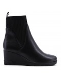 Ankle boot in a mix of materials for autumn and winter