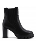 Ankle boot in a mix of materials for autumn and winter