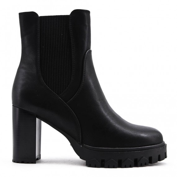 Ankle boot in a mix of materials for autumn and winter