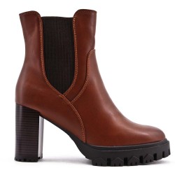 Ankle boot in a mix of materials for autumn and winter