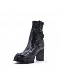 Ankle boot in a mix of materials for autumn and winter