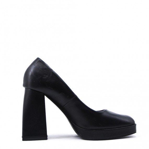 Women's faux leather heeled pumps