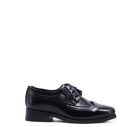 Derby child in black faux leather with lace