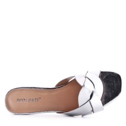 Flat sandals in faux leather for women