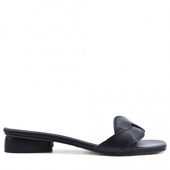 Flat sandals in faux leather for women