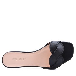 Flat sandals in faux leather for women