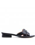 Flat sandals in faux leather for women