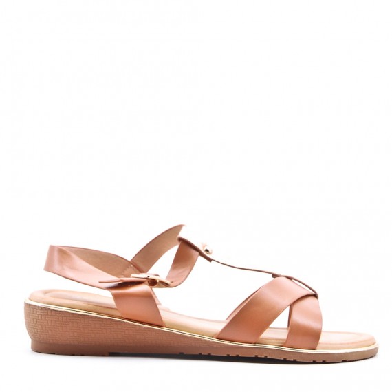 Flat sandals in faux leather for women